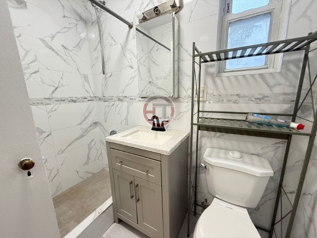 Photo - 1821 Edison Ave