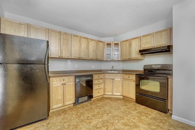 Photo - 131 Coolidge Ave Unit 123