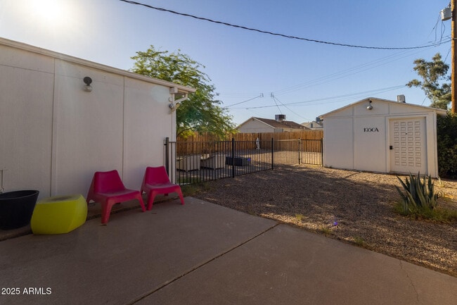 Photo - 1950 W Palm Ln