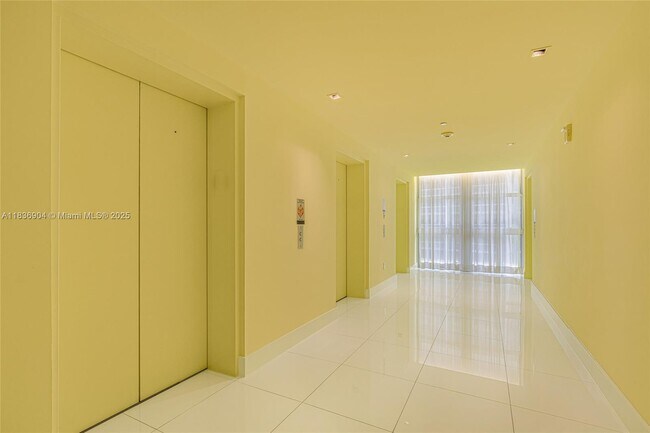 Photo - 475 Brickell Ave Unit 2711