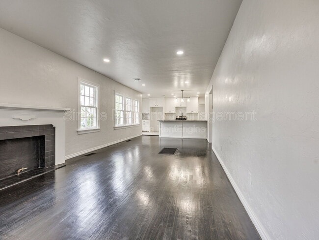 Photo - 2112 N Drexel Blvd