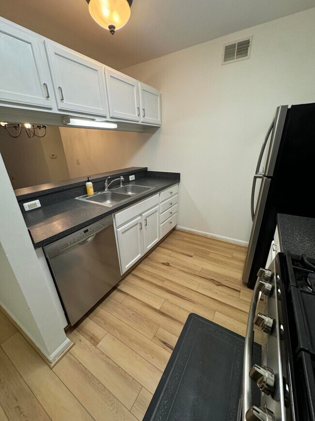Photo - 2688 S Knightsbridge Cir Condo