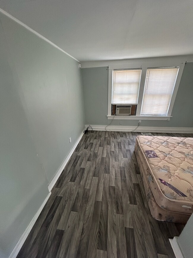 Building Photo - 307 22nd St Unit apt 3