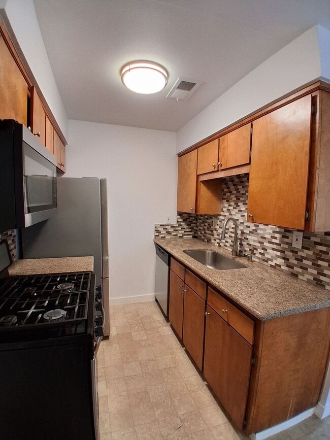 Photo - 1190 S Winery Ave Unidad 222