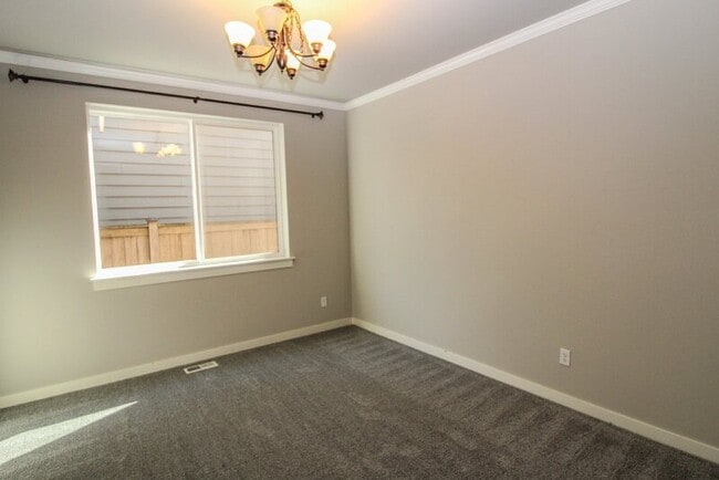 Photo - 319 204th St SE