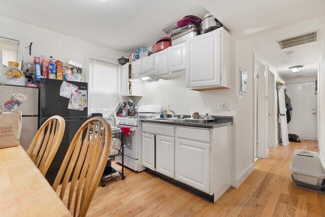 Photo - 157 River St Unit 2