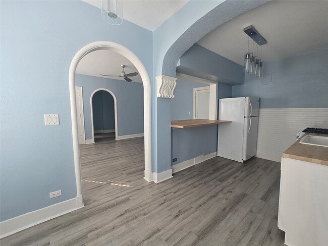 Photo - 725 Broadway Avenue J Unit 11