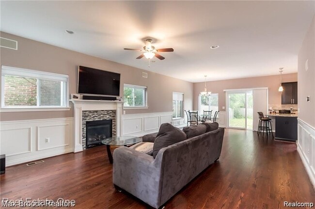 Photo - 2806 Benjamin Ave