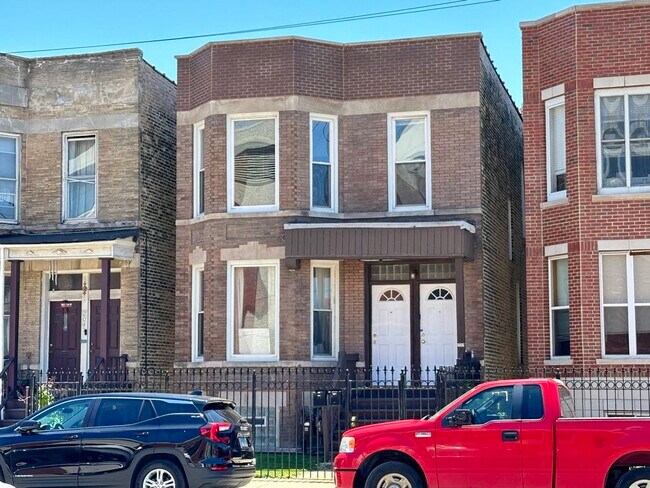Photo - 2049 W Fullerton Ave Unit 2C