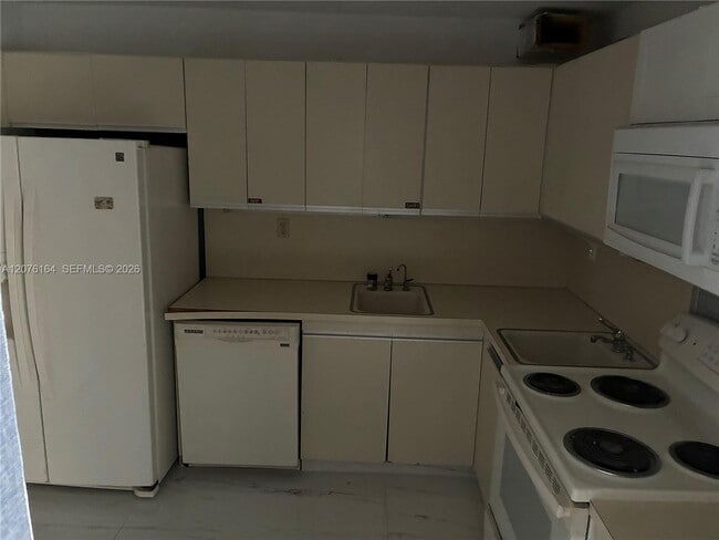Photo - 4301 Collins Ave Unit 402