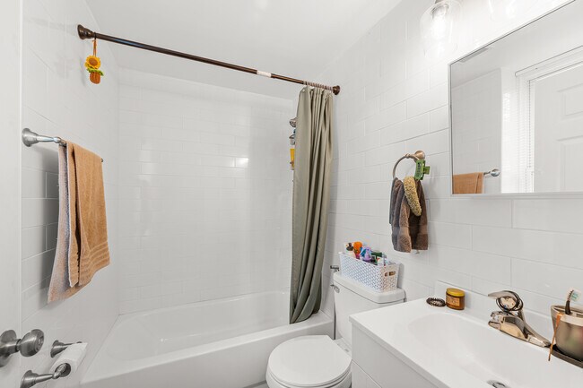 Photo - 300 S 41st St