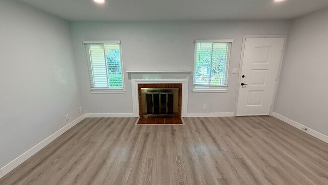 Photo - Pleasant Hill! Beautiful remolded 3 bedroom 1 bath single family home excellent neighborhood!