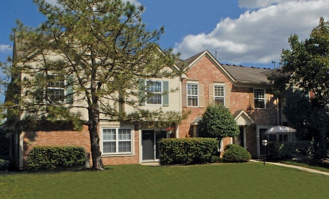 Foxpointe Townhomes