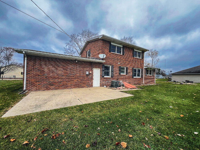 Photo - 623 Mason St