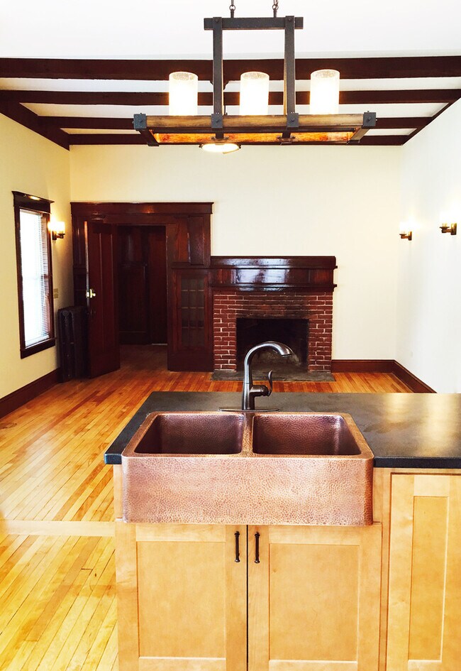 411 Colchester Ave Unit B