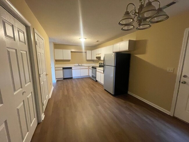 Photo - 1700-17 Lone Oak Road