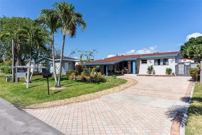 Photo - 707 SW 3rd Ave