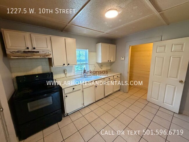 Photo - 1227.5 W 10th St