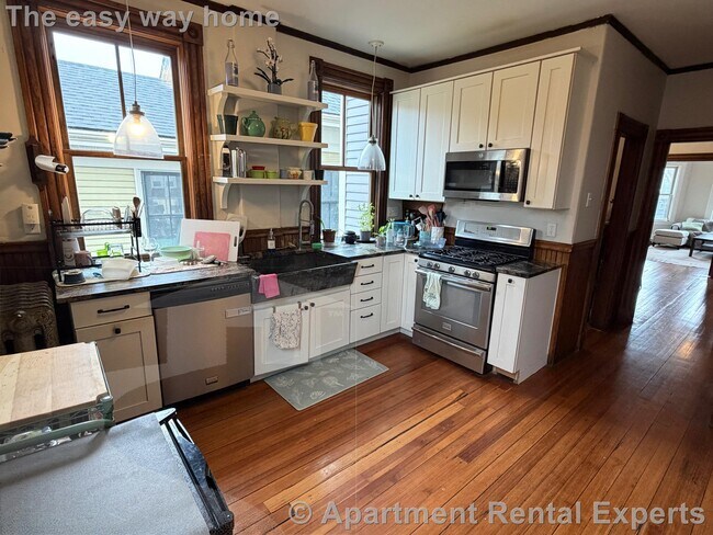 Building Photo - 13 Linden Ave Unit #2