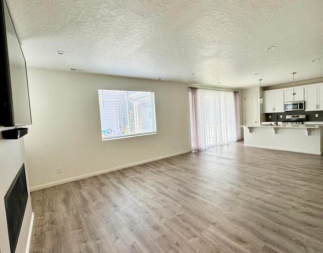 Photo - 283 N 1580 W