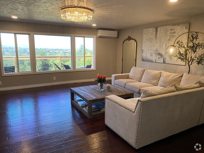 Building Photo - 3610 Scenic Dr Rental