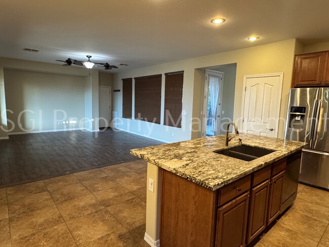 Photo - 453 E Cactus Wren Dr