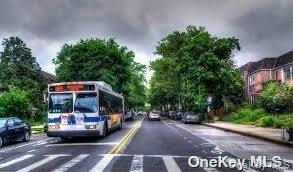 78-37 Main St Unidad 2G