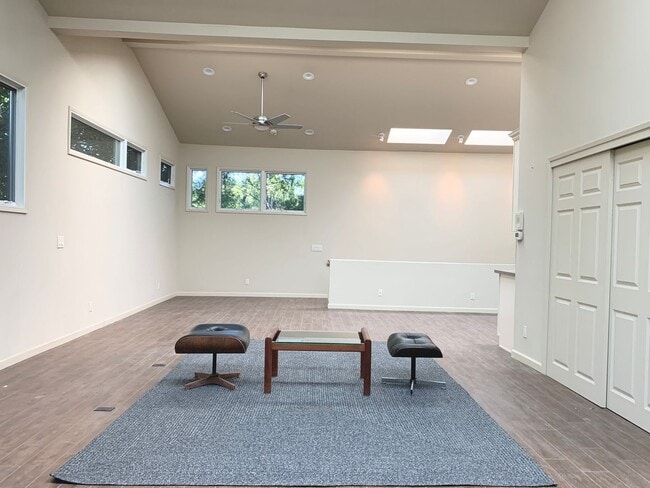 Photo - Home-Sweet-Home Vibe in Harper Ave! Unit 749 N. Harper Ave. - A