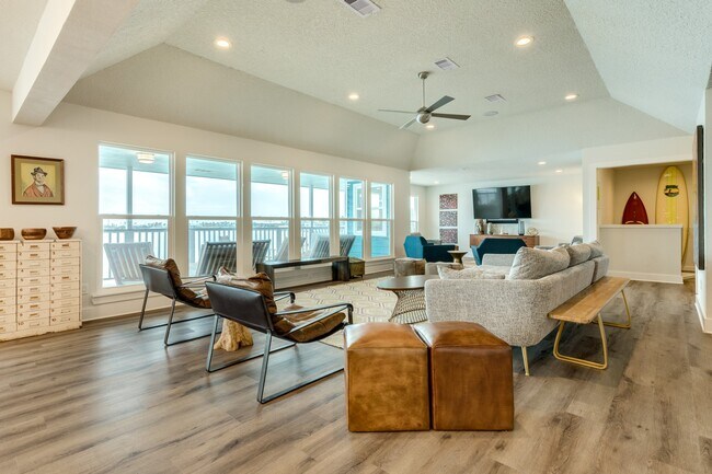 Photo - 1508 103rd St