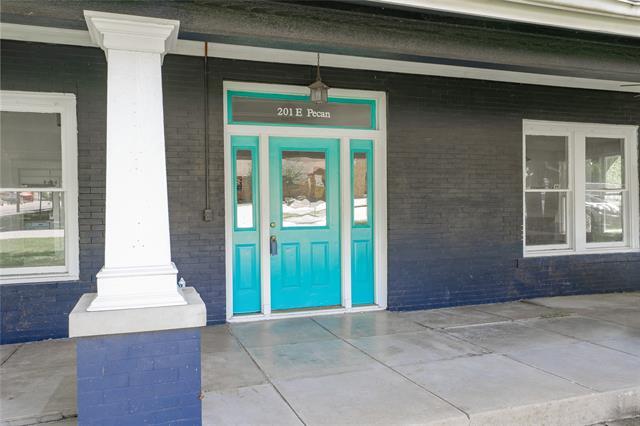 Photo - 201 E Pecan St