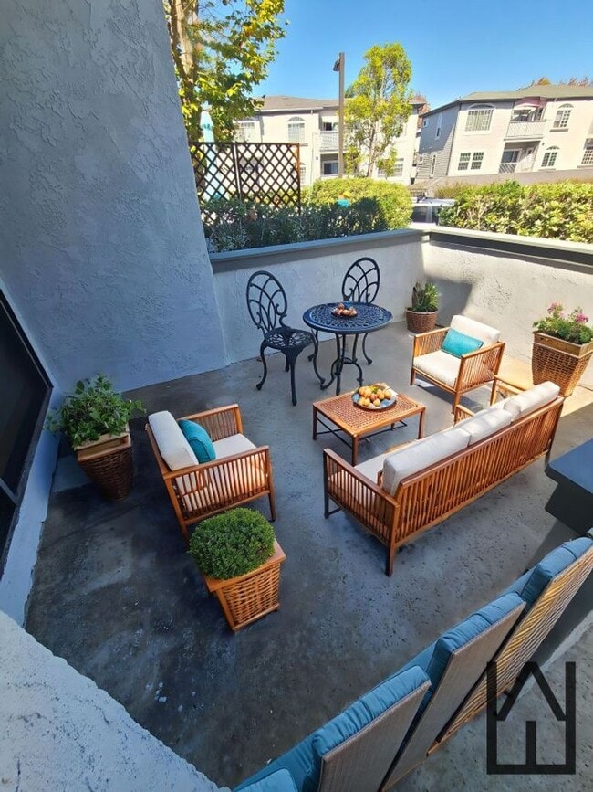 Photo - Spacious and remodeled 2 Bed 2.5 baths in ...