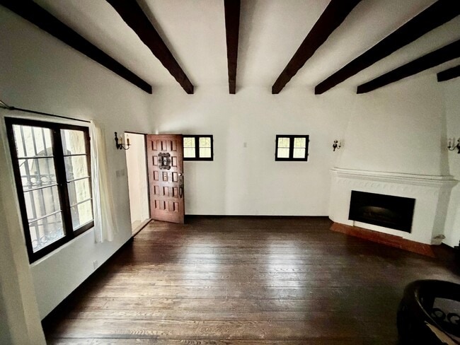 Building Photo - 1519 N Hayworth Ave Unit 1519 Hayworth