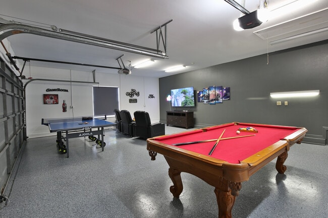 Photo - 927 80th St NW