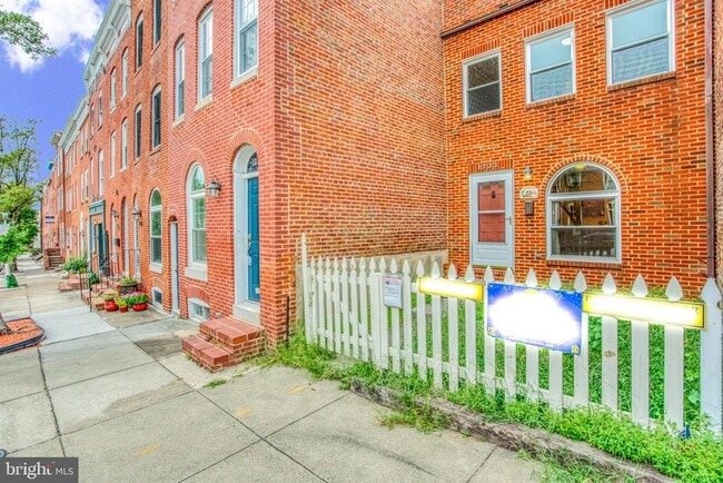 Building Photo - 1233 Battery Ave Rental