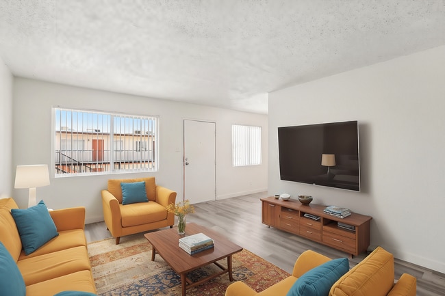 Virtually Staged - Pine Village