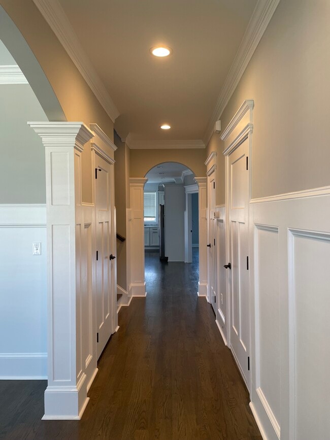 Photo - 1639 Helmsdale Dr