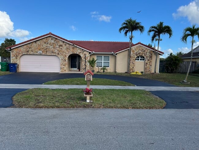 Photo - 5020 SW 120th Ave Casa