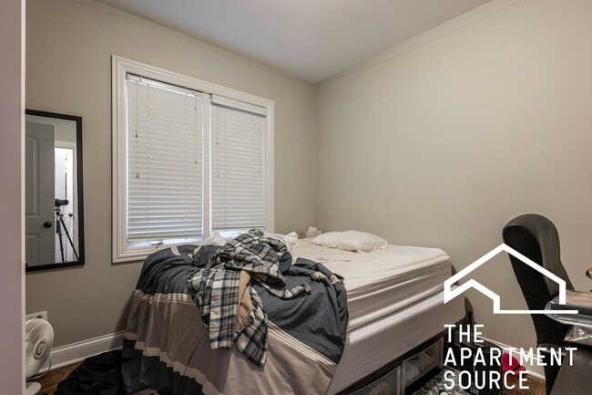 Photo - 1136 W Diversey Pkwy Unidad 3