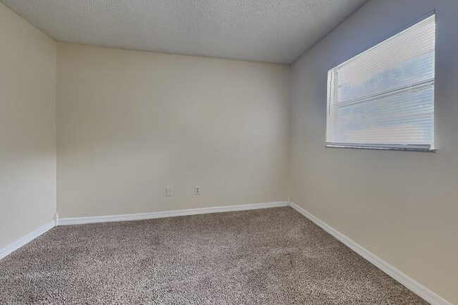 Photo - 39643 Meadowood Loop
