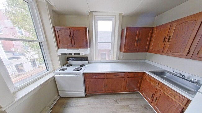 Building Photo - 1 S Market St Unit 6 E High Street Apt. 202