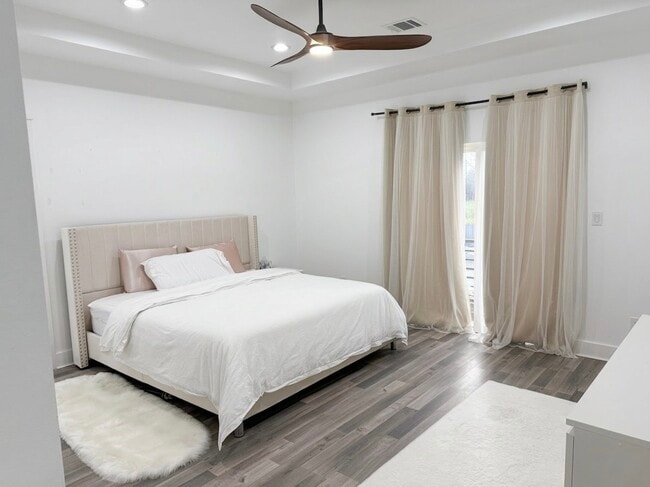 Photo - 2335 Paul Quinn St