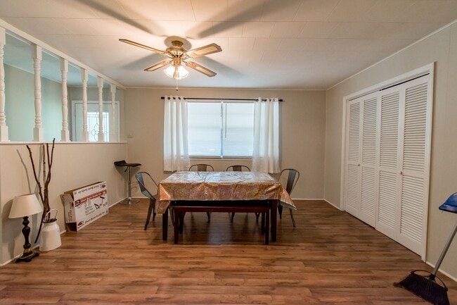 Photo - 3 Bedroom 2 Bath Home Walking Distance to Campus!