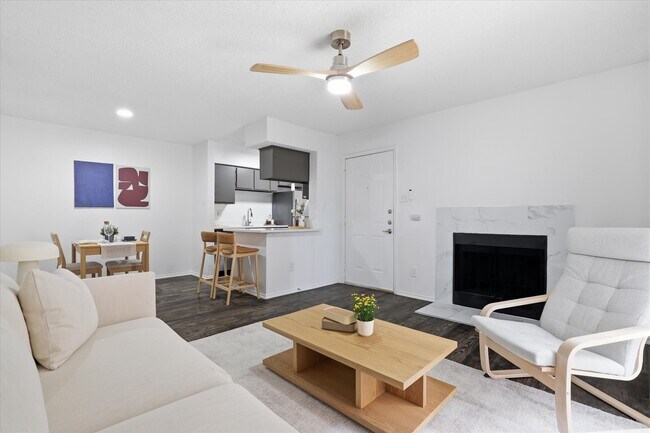 1BR, 1BA - 671SF Upgraded