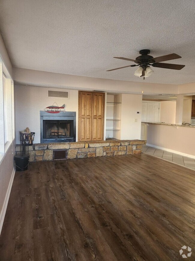 Building Photo - Duplex Rental