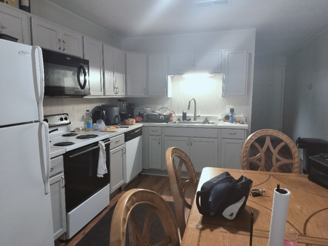 Photo - 906 E Magnolia Ave