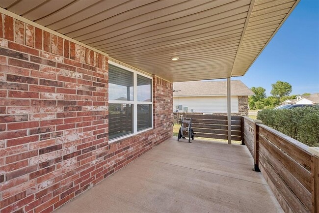 Photo - 933 S Blackjack Ln
