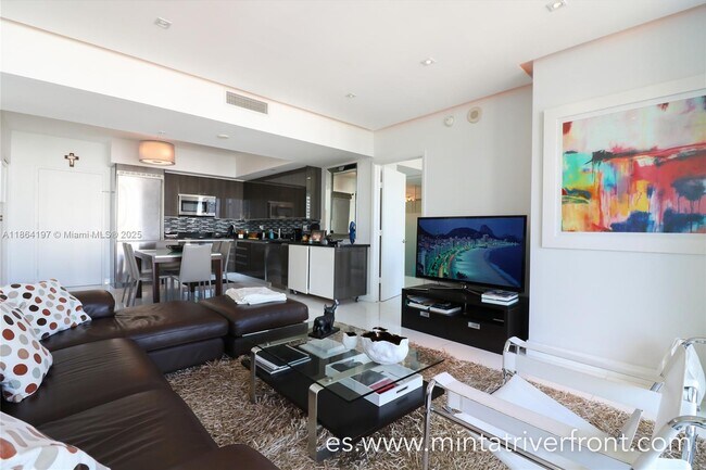 Photo - 92 SW 3rd St Unidad 1712