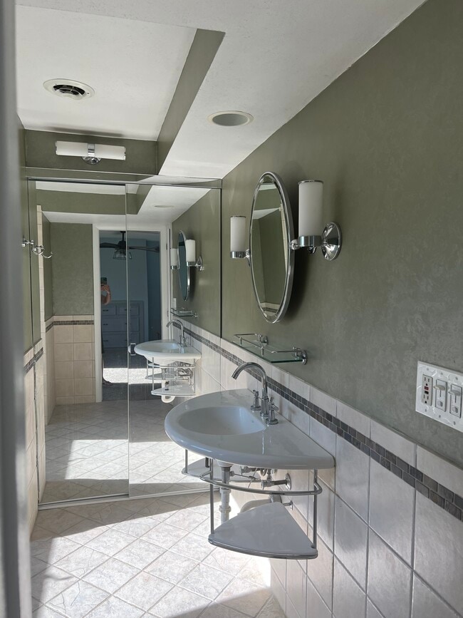 Photo - 8551 N Point Dr