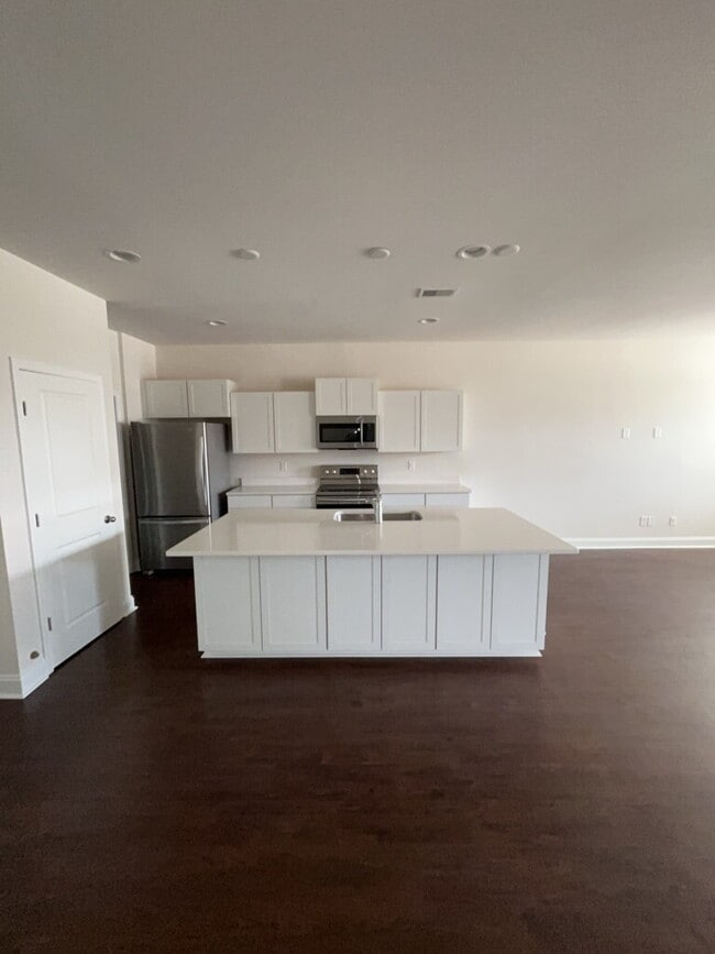 7787 Montview Rd