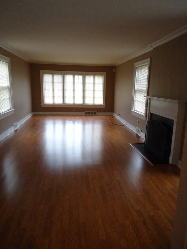 Photo - Coming Soon! Historic and Gorgeous in Middletown - Spacious and Convenient!